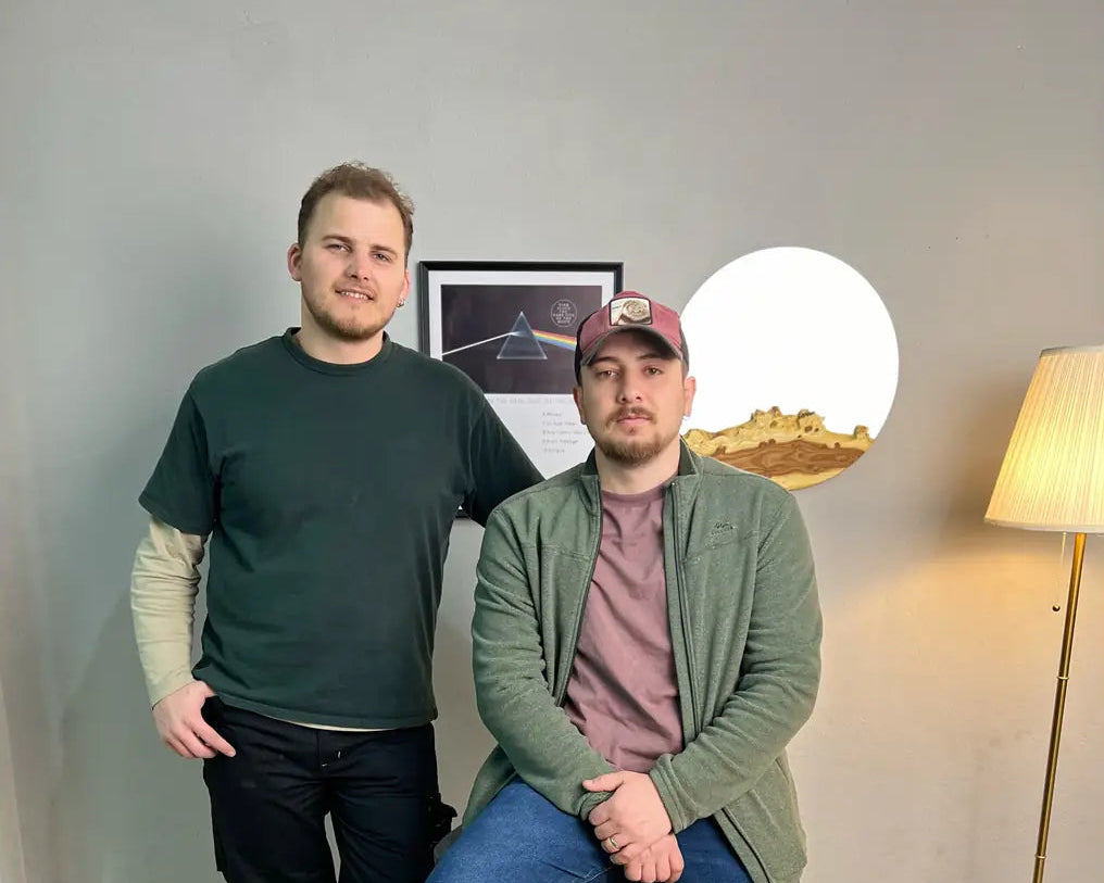 HWC Furniture kurucuları Mustafa ve Safa